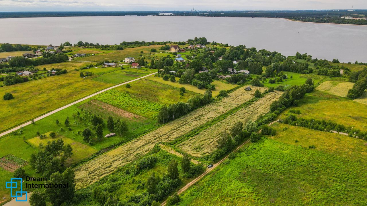 Земля в Даугмале, Латвия, 13 000 сот. - фото 1