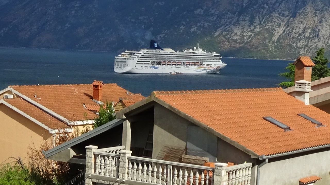 Вилла в Доброте, Черногория, 300 м² - фото 3