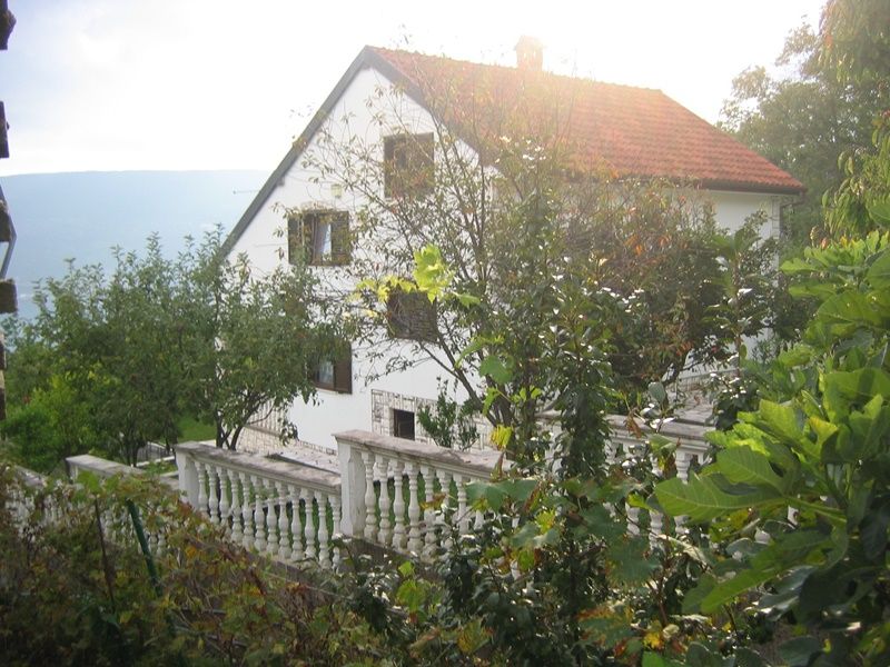 Дом в Херцег-Нови, Черногория, 132 м2 - фото 1