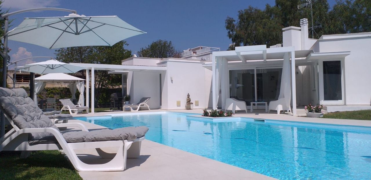 Вилла в Сан-Феличе-Чирчео, Италия, 125 м² - фото 1