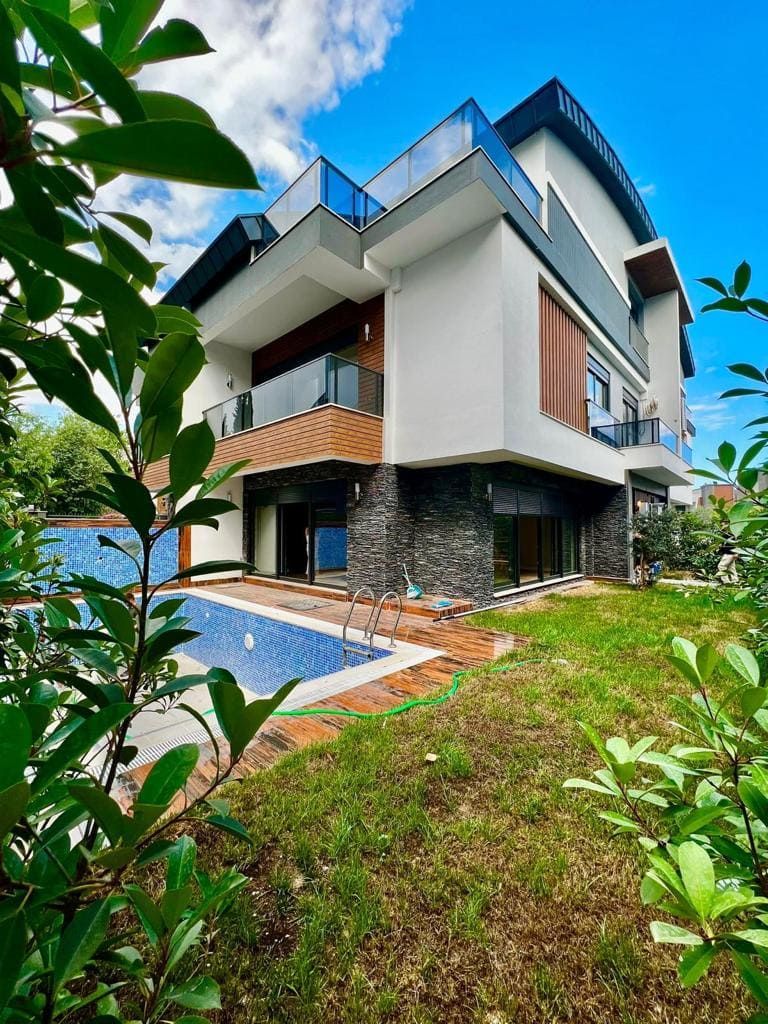 Вилла в Анталии, Турция, 300 м² - фото 1