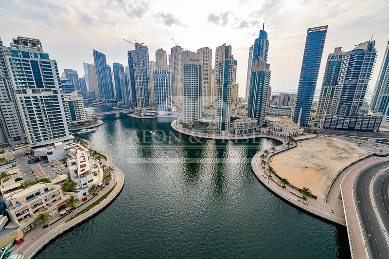 Коммерческая недвижимость в Дубае, ОАЭ, 1 353.32 м2 - фото 1