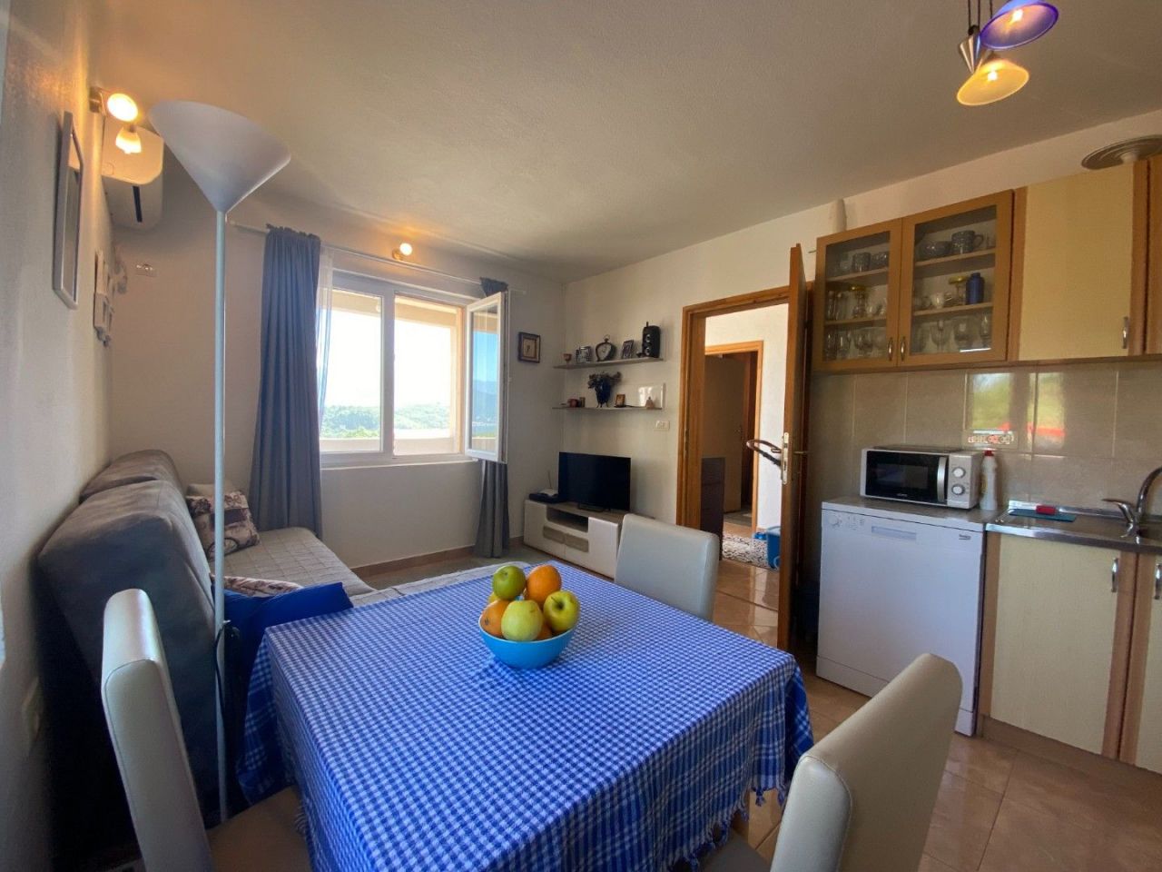 Дом в Тивате, Черногория, 160 м² - фото 8