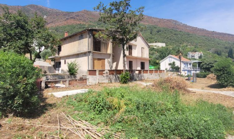 Дом в Каменари, Черногория, 223 м2 - фото 1