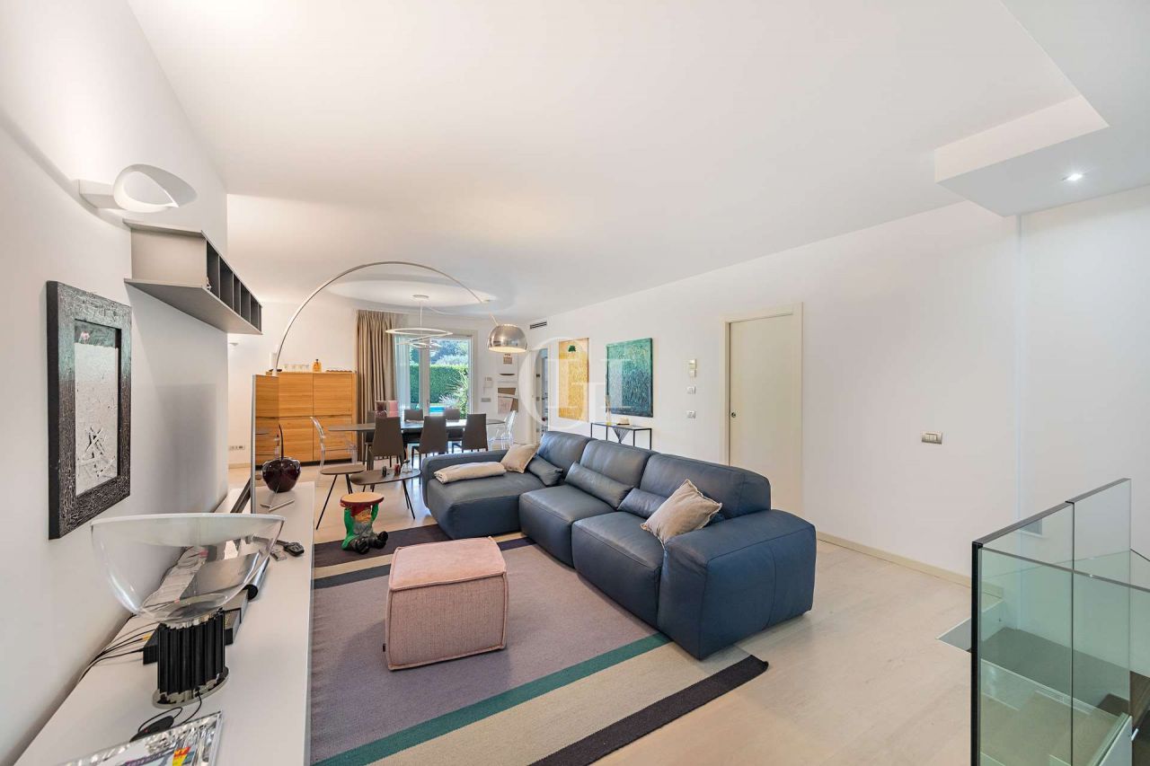 Вилла у озера Гарда, Италия, 300 м² - фото 7