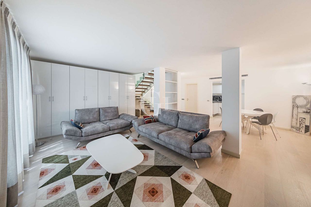 Вилла у озера Гарда, Италия, 300 м² - фото 16