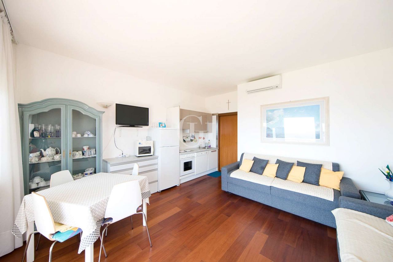 Апартаменты у озера Гарда, Италия, 90 м² - фото 3