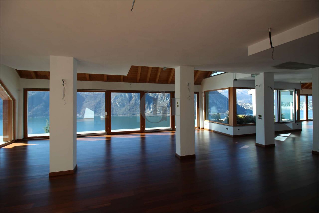 Вилла на озере Лугано, Италия, 540 м² - фото 18
