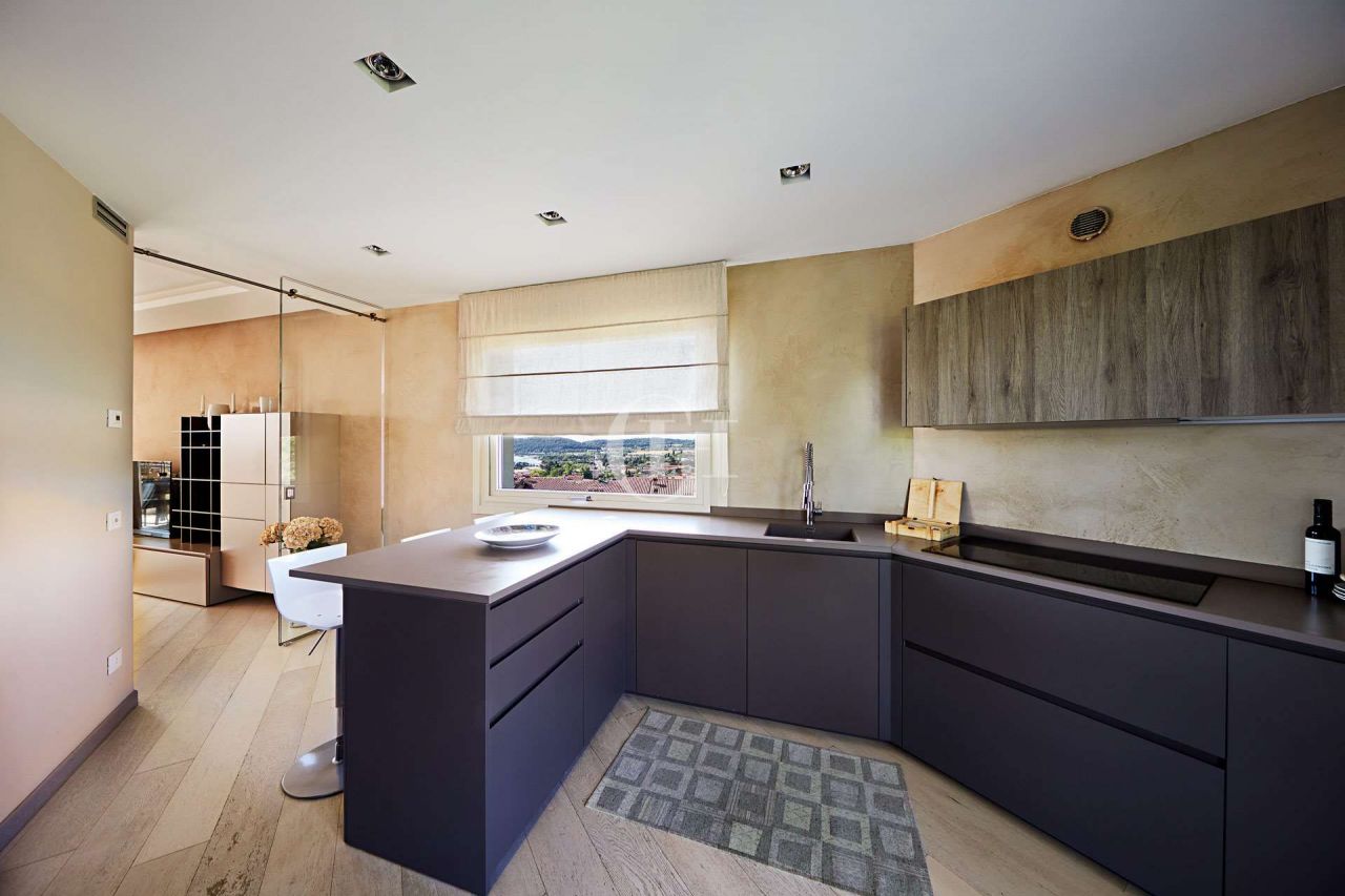 Апартаменты у озера Гарда, Италия, 132 м² - фото 8