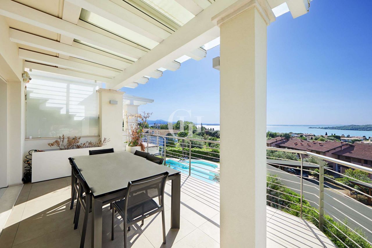 Апартаменты у озера Гарда, Италия, 132 м² - фото 2