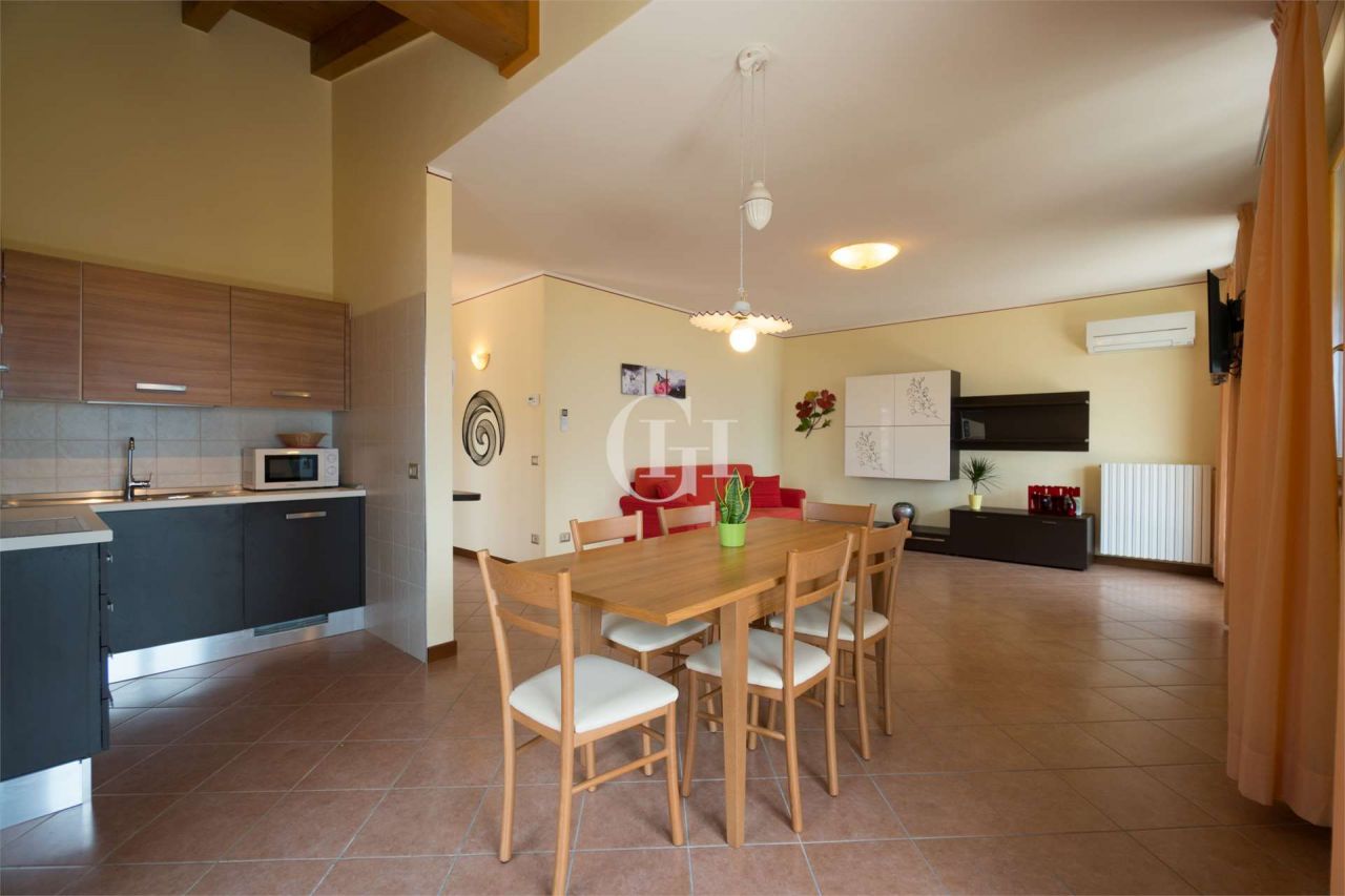 Вилла у озера Гарда, Италия, 780 м² - фото 7