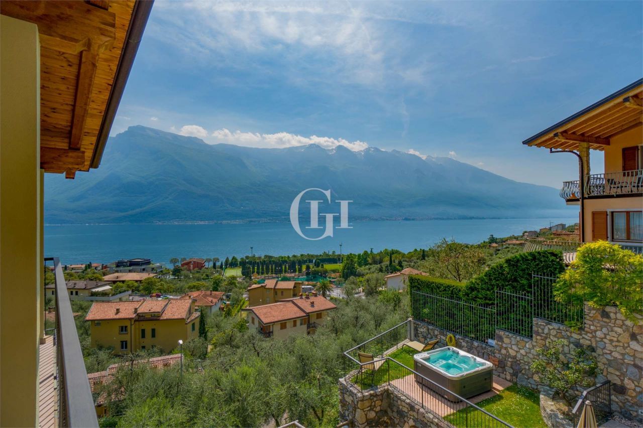 Вилла у озера Гарда, Италия, 780 м² - фото 2