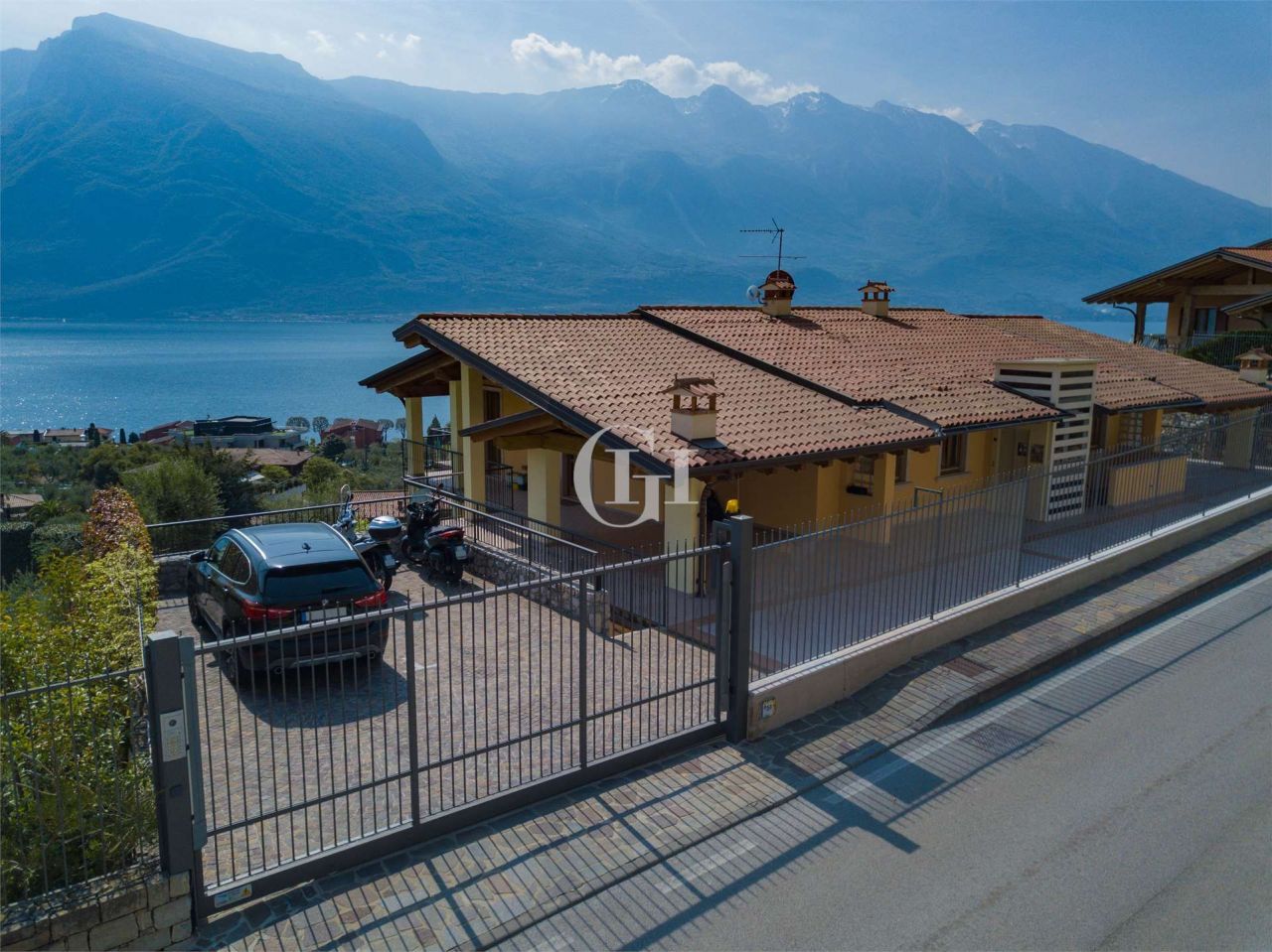 Вилла у озера Гарда, Италия, 780 м² - фото 18