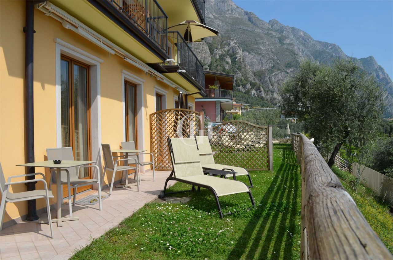 Вилла у озера Гарда, Италия, 780 м² - фото 16