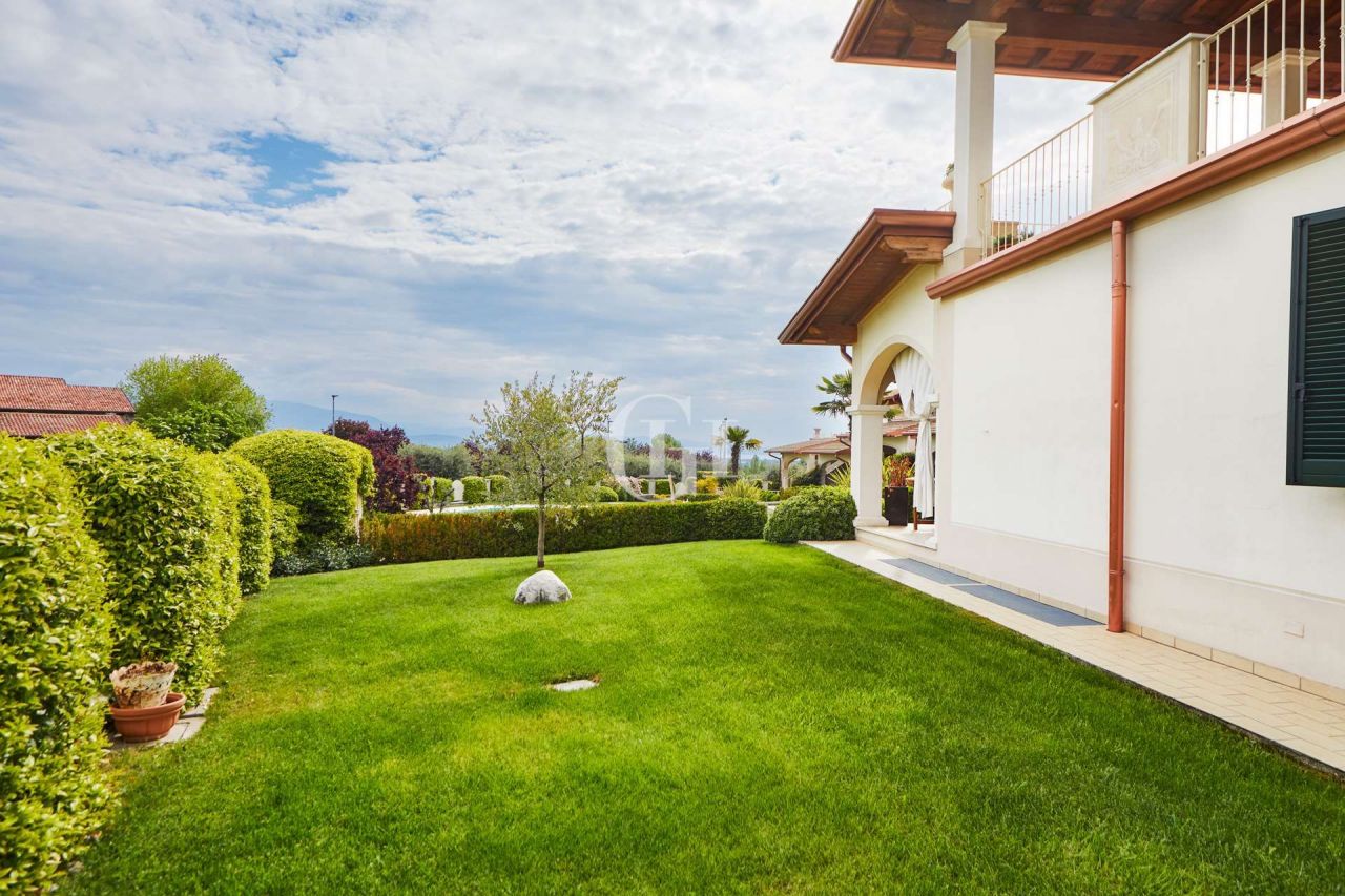 Апартаменты у озера Гарда, Италия, 96 м² - фото 9