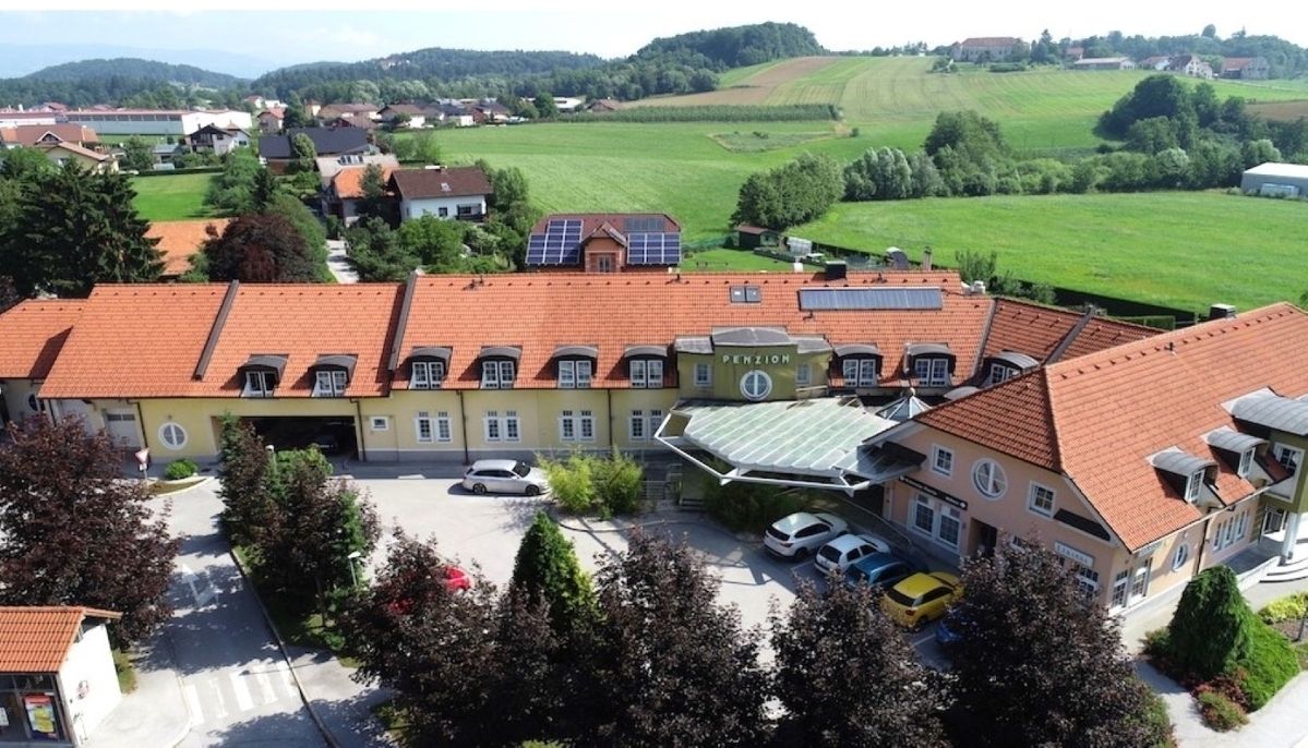 Отель, гостиница в Словенске-Конице, Словения, 1 209.7 м² - фото 2