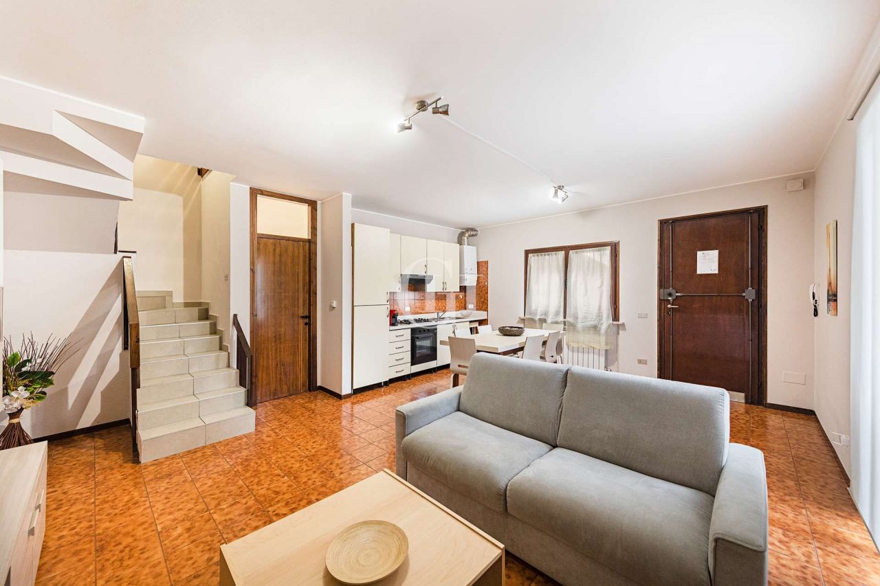 Таунхаус у озера Гарда, Италия, 100 м² - фото 3