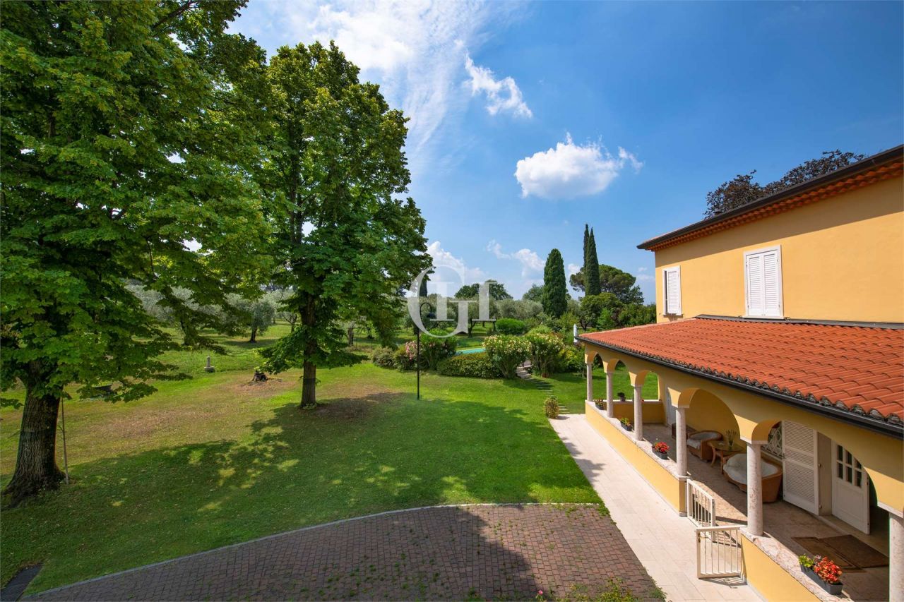 Поместье у озера Гарда, Италия, 750 м² - фото 2