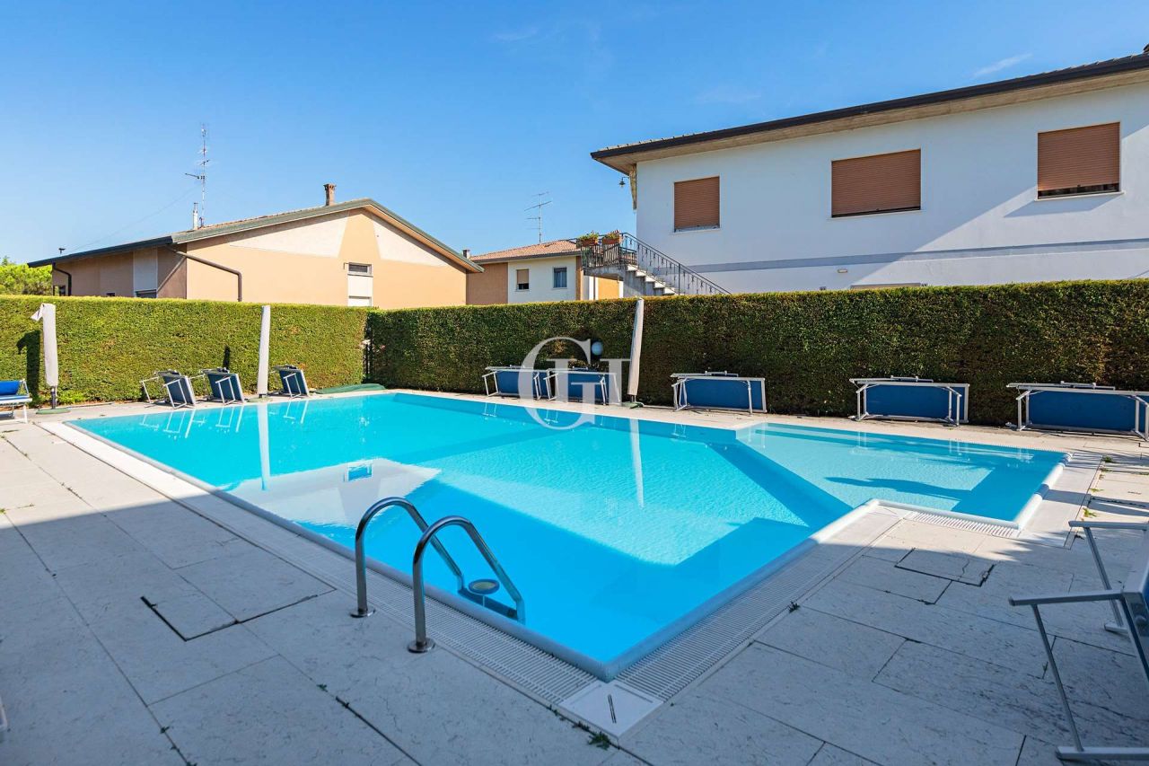 Апартаменты у озера Гарда, Италия, 60 м² - фото 2