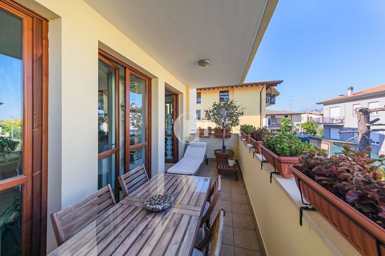 Апартаменты у озера Гарда, Италия, 60 м² - фото 8