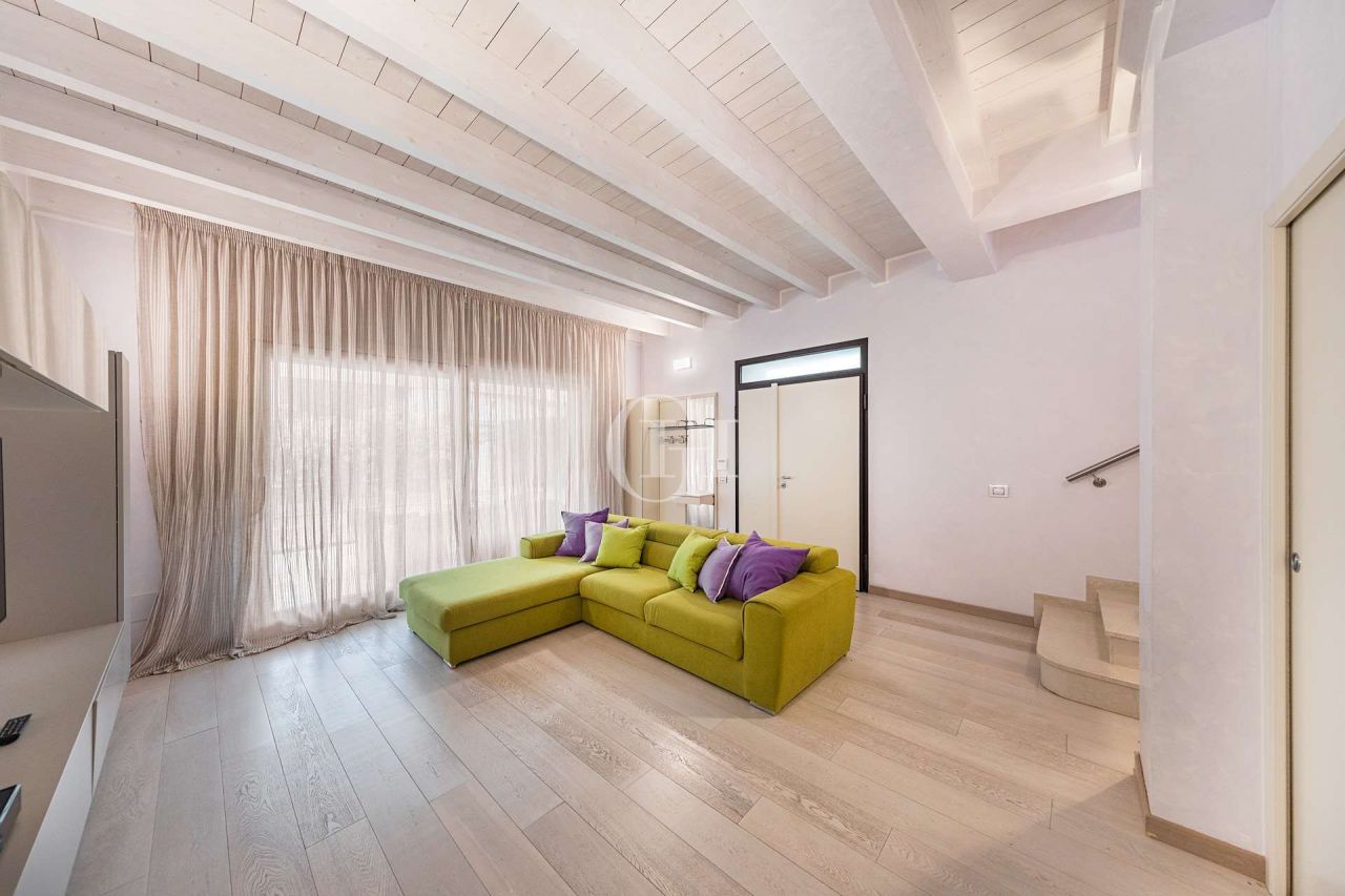 Вилла у озера Гарда, Италия, 210 м² - фото 4