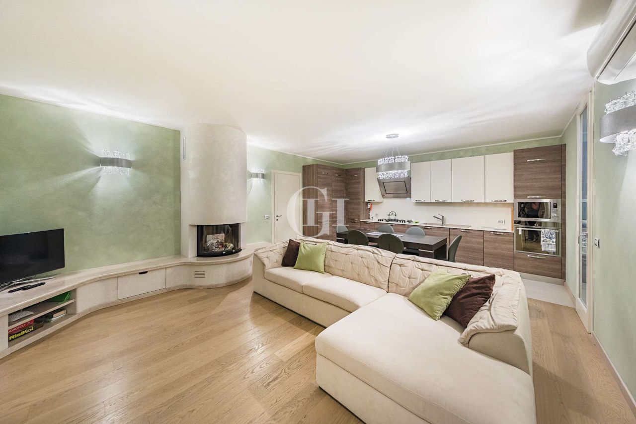 Вилла у озера Гарда, Италия, 210 м² - фото 11