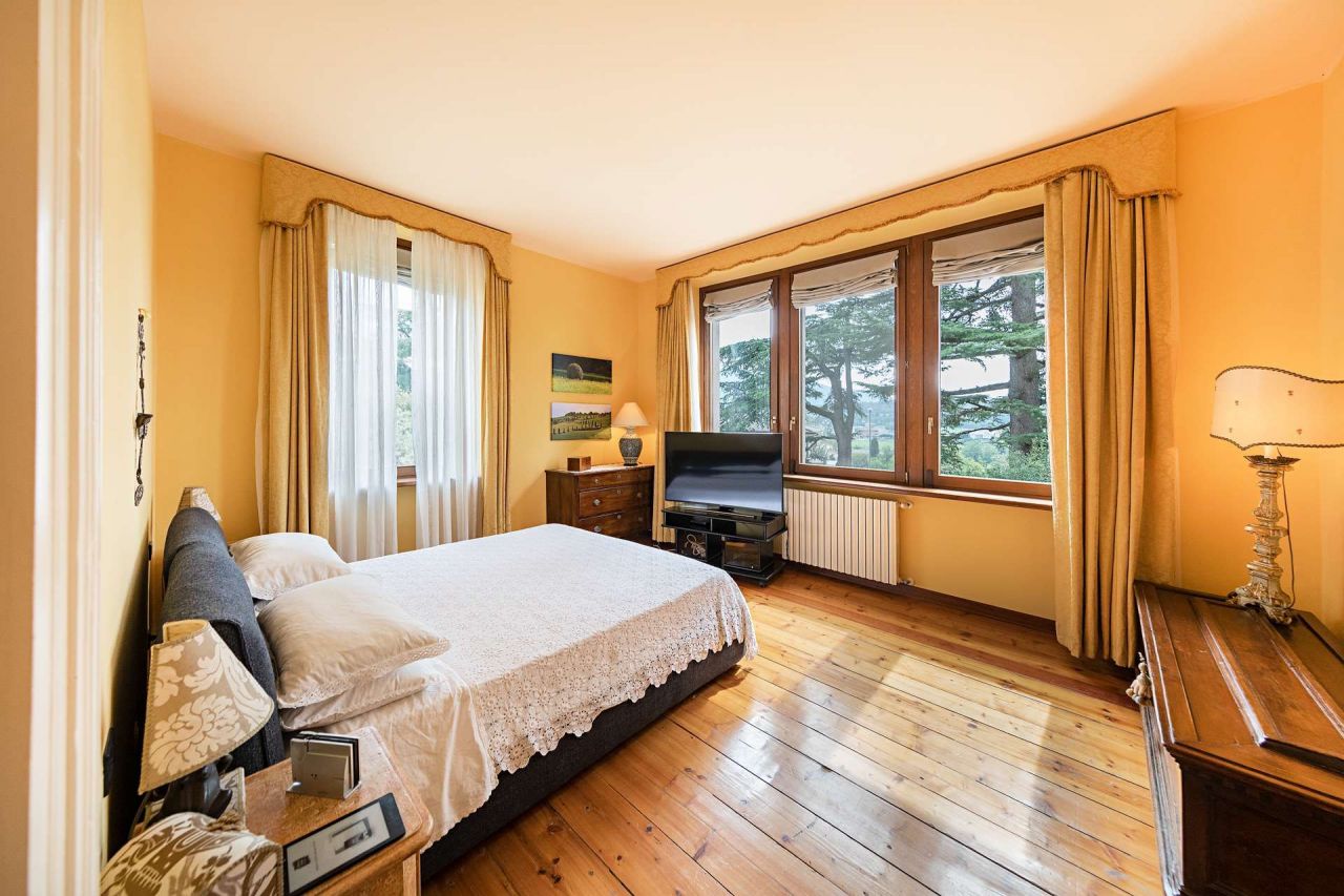 Вилла у озера Гарда, Италия, 624 м² - фото 13