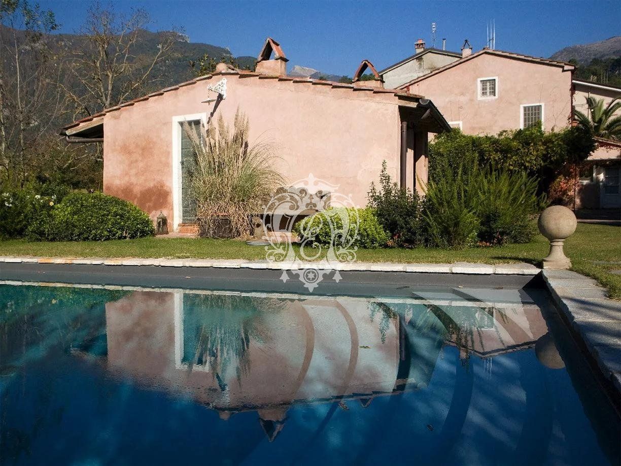 Вилла в Камайоре, Италия, 300 м² - фото 3