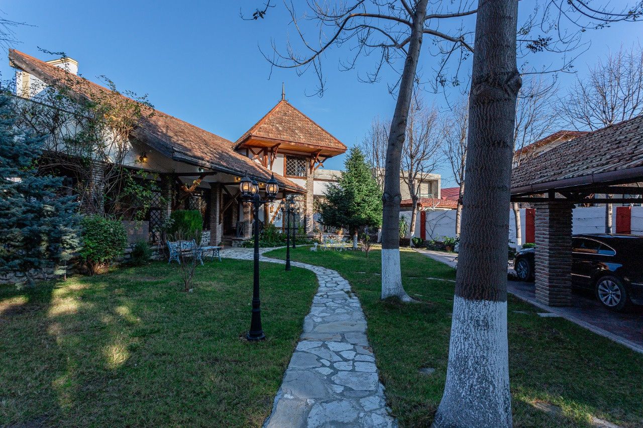 Дом в Тбилиси, Грузия, 450 м2 - фото 1