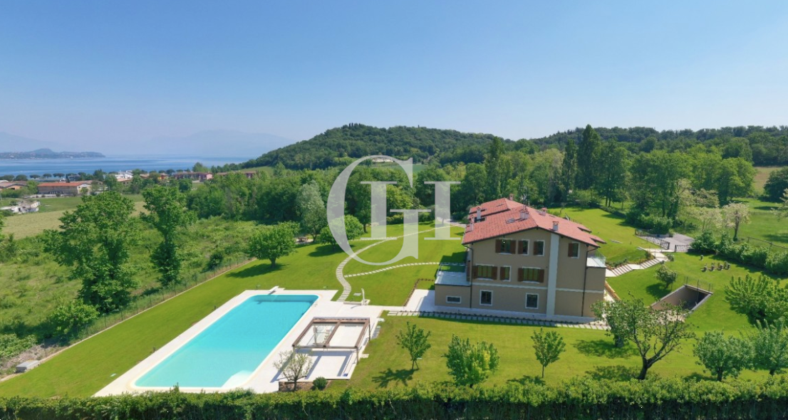 Апартаменты у озера Гарда, Италия, 192 м2 - фото 1