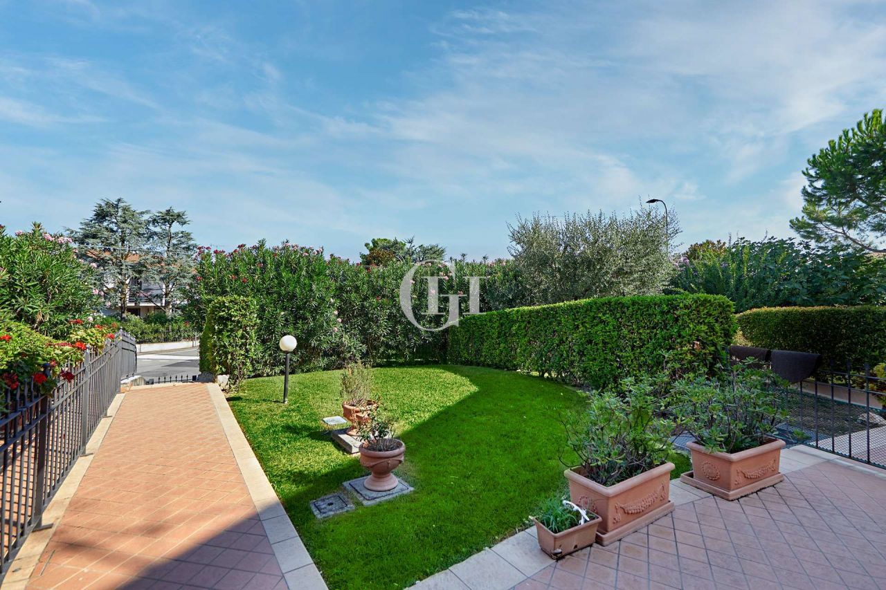 Таунхаус у озера Гарда, Италия, 135 м² - фото 7