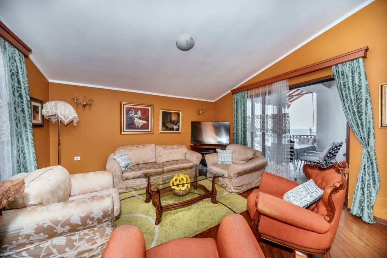 Квартира в Баре, Черногория, 164 м² - фото 2