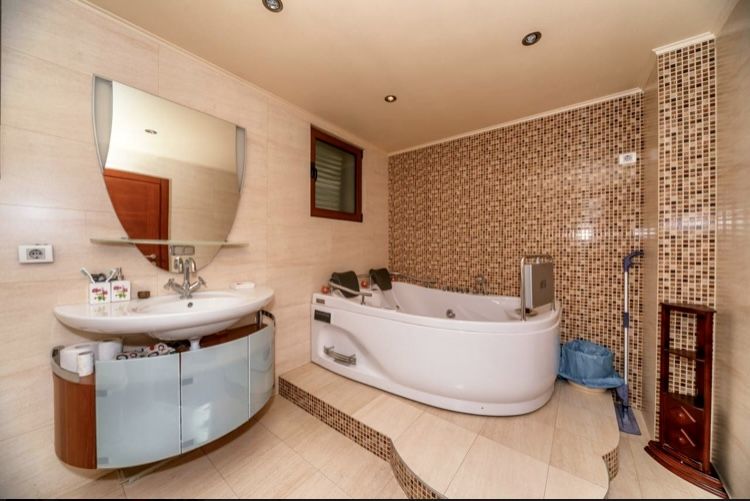 Квартира в Баре, Черногория, 164 м² - фото 7