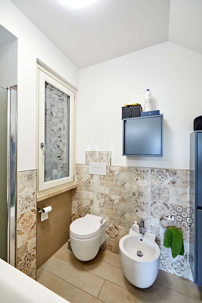 Апартаменты у озера Гарда, Италия, 125 м² - фото 12