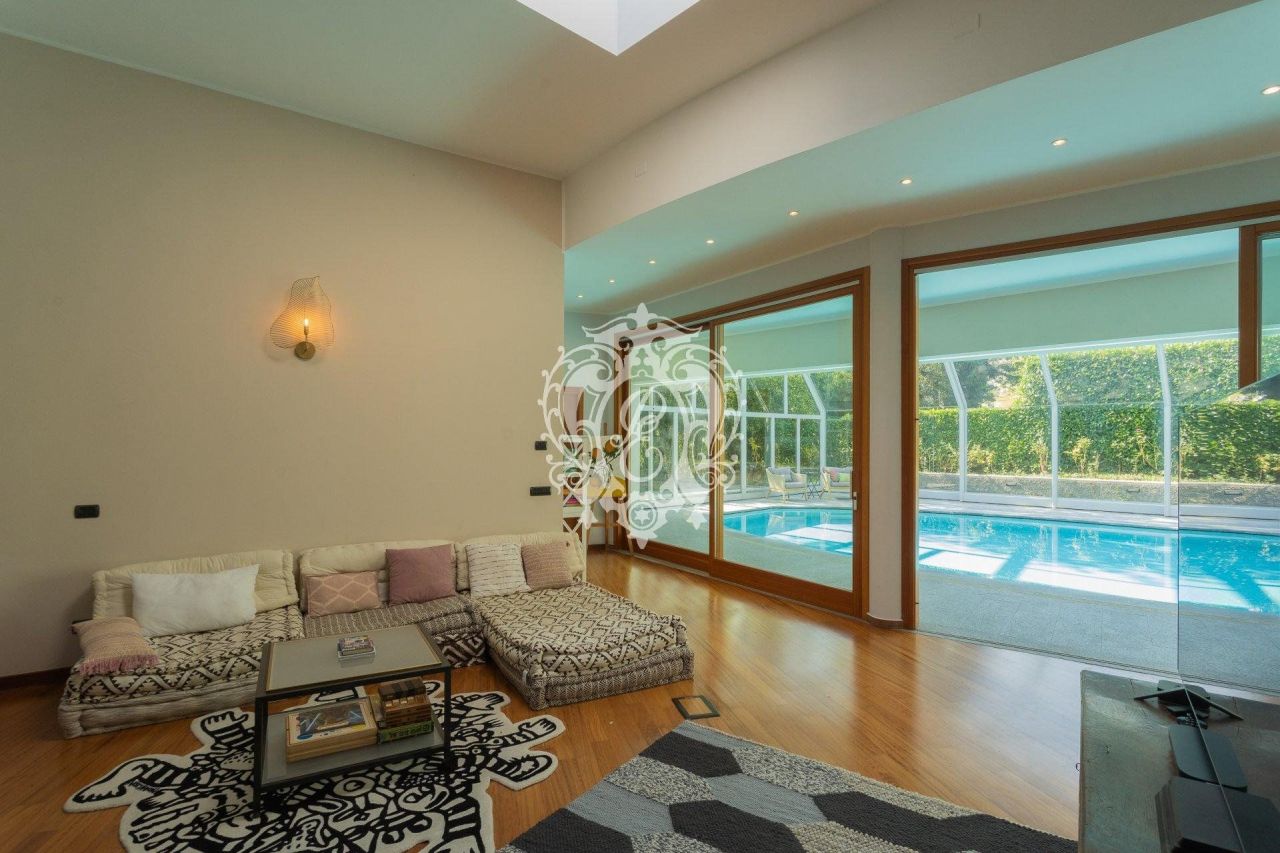 Вилла в Комо, Италия, 890 м² - фото 6