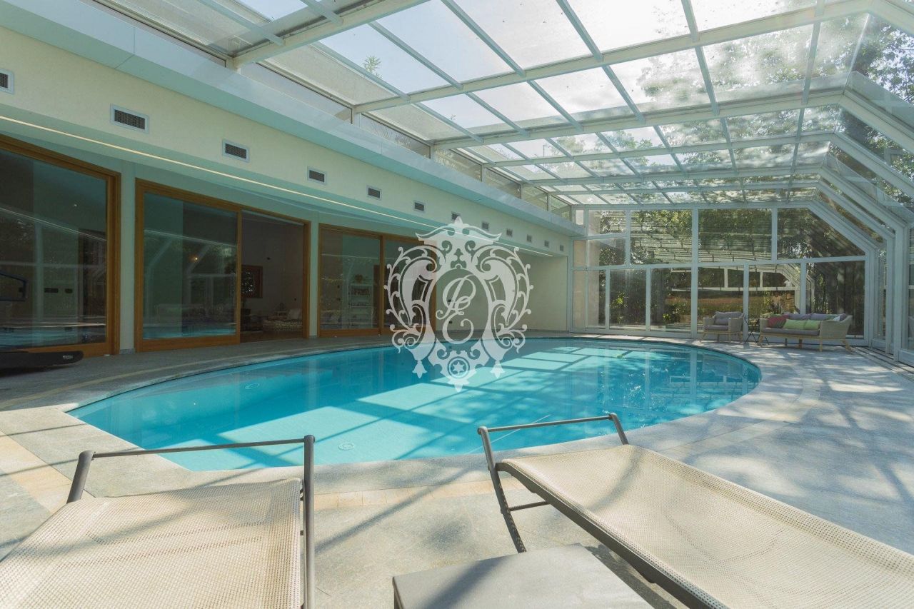 Вилла в Комо, Италия, 890 м² - фото 10