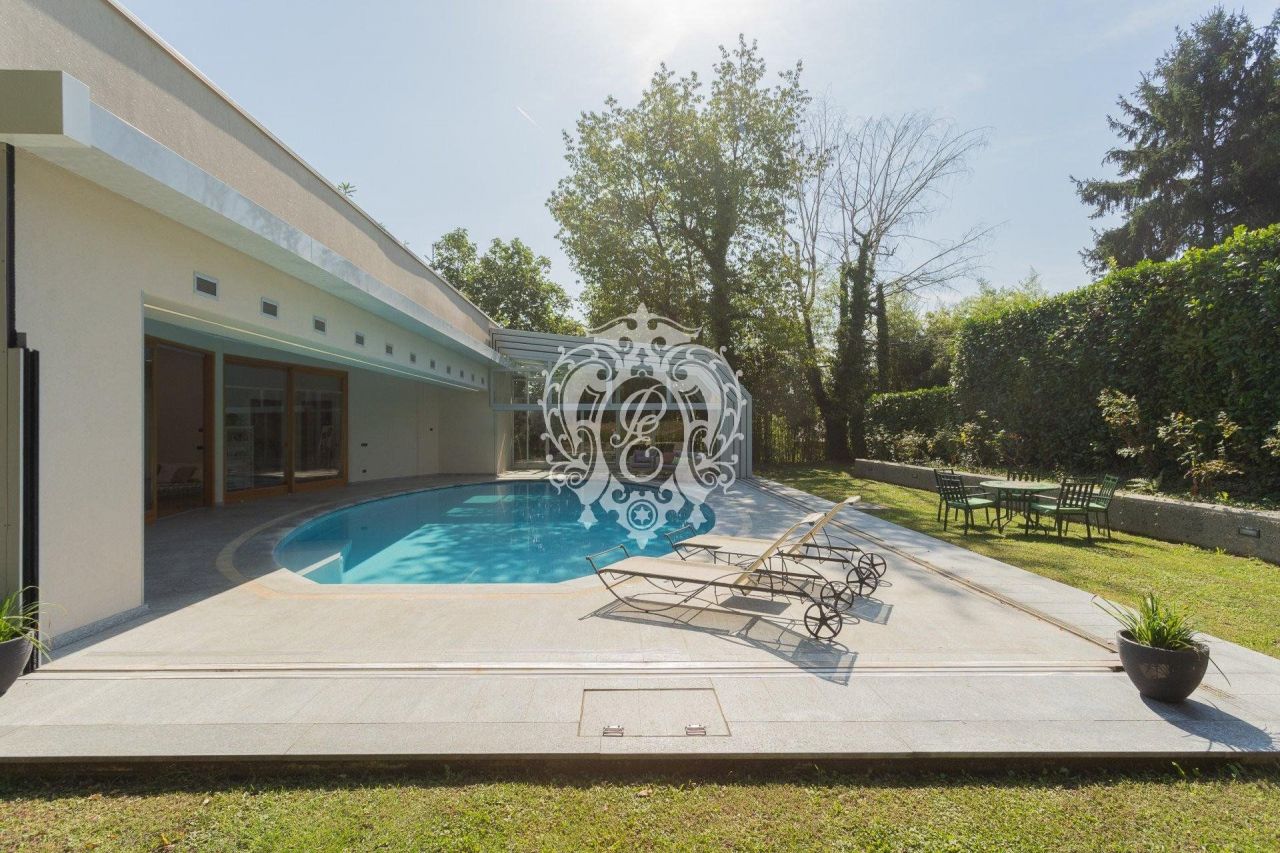 Вилла в Комо, Италия, 890 м² - фото 14