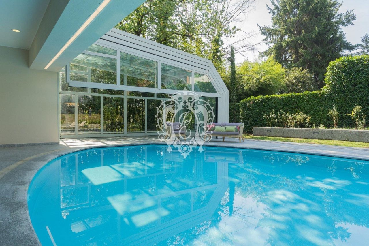 Вилла в Комо, Италия, 890 м² - фото 19