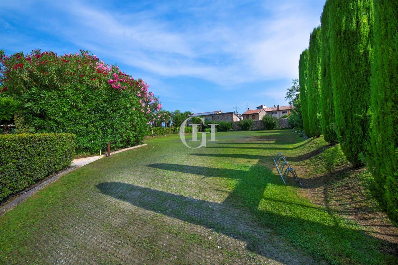 Вилла у озера Гарда, Италия, 932 м² - фото 11