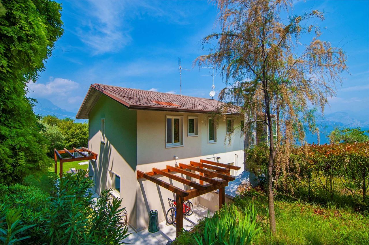Вилла у озера Гарда, Италия, 120 м² - фото 3