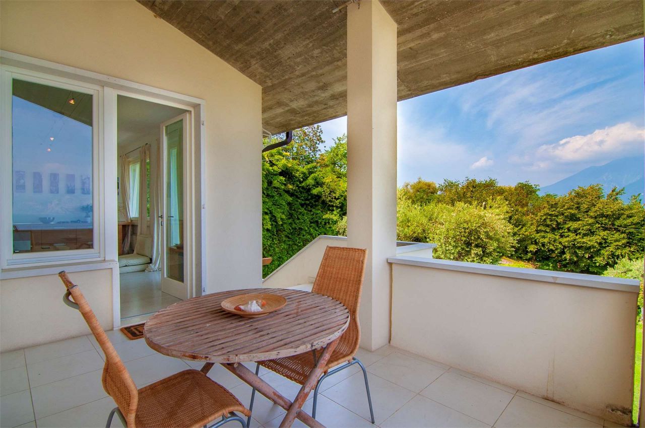 Вилла у озера Гарда, Италия, 120 м² - фото 10