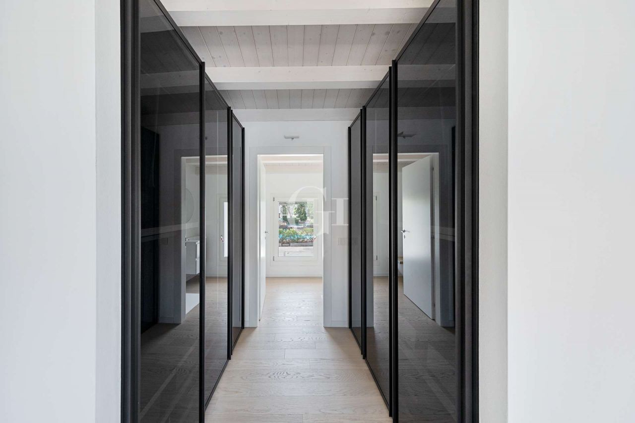 Вилла у озера Гарда, Италия, 231.31 м² - фото 6