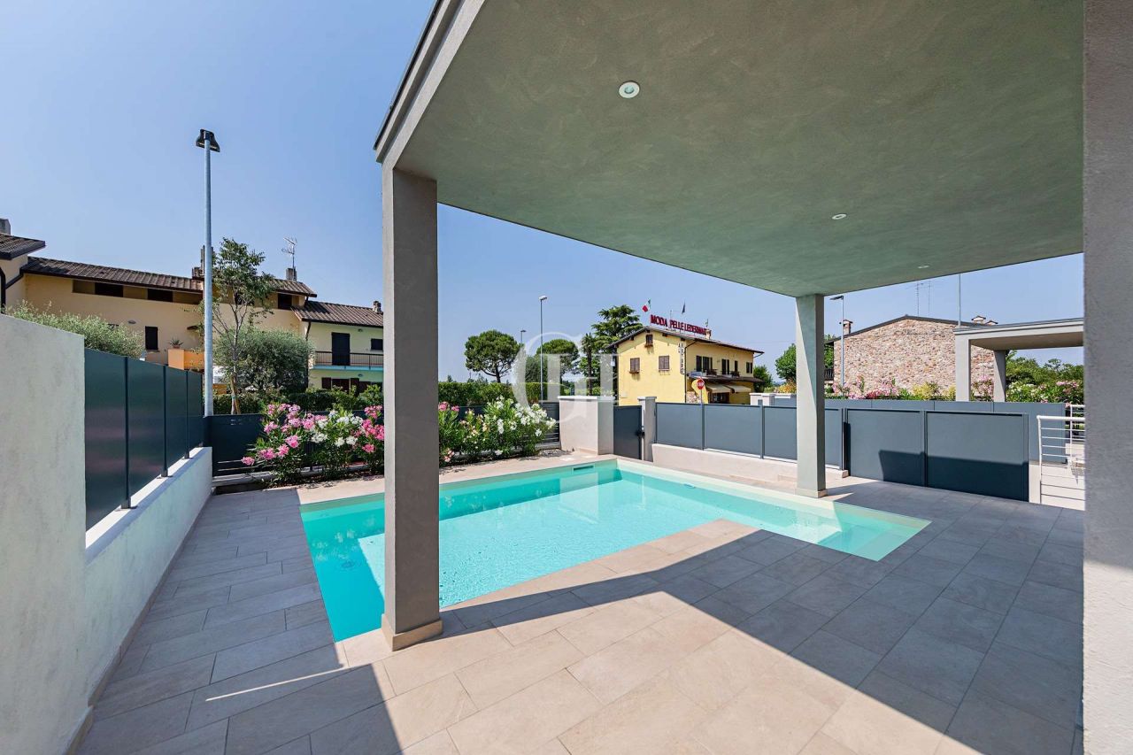 Вилла у озера Гарда, Италия, 213.46 м² - фото 2