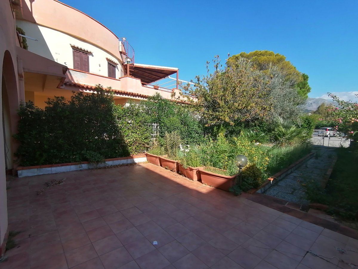 Таунхаус в Скалее, Италия, 190 м² - фото 5