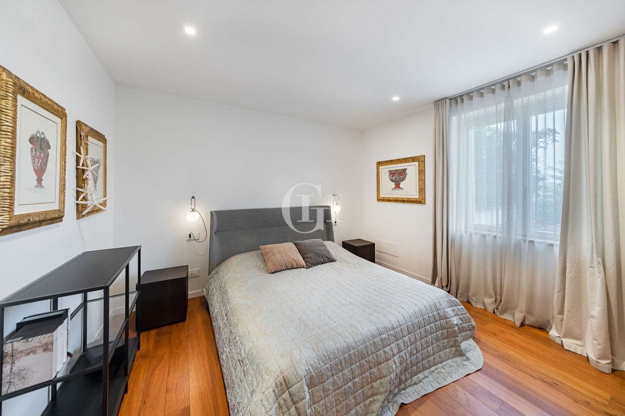 Вилла у озера Гарда, Италия, 245 м² - фото 13