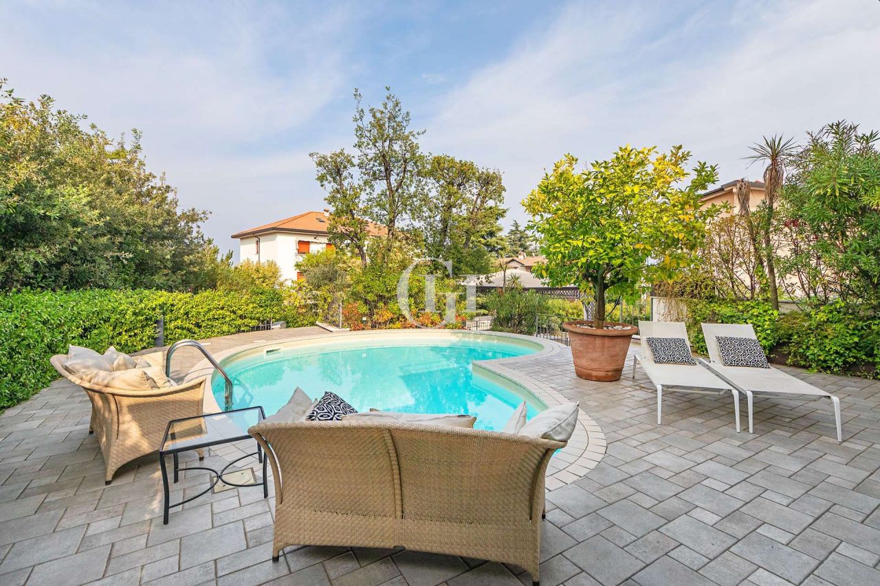 Вилла у озера Гарда, Италия, 245 м² - фото 8