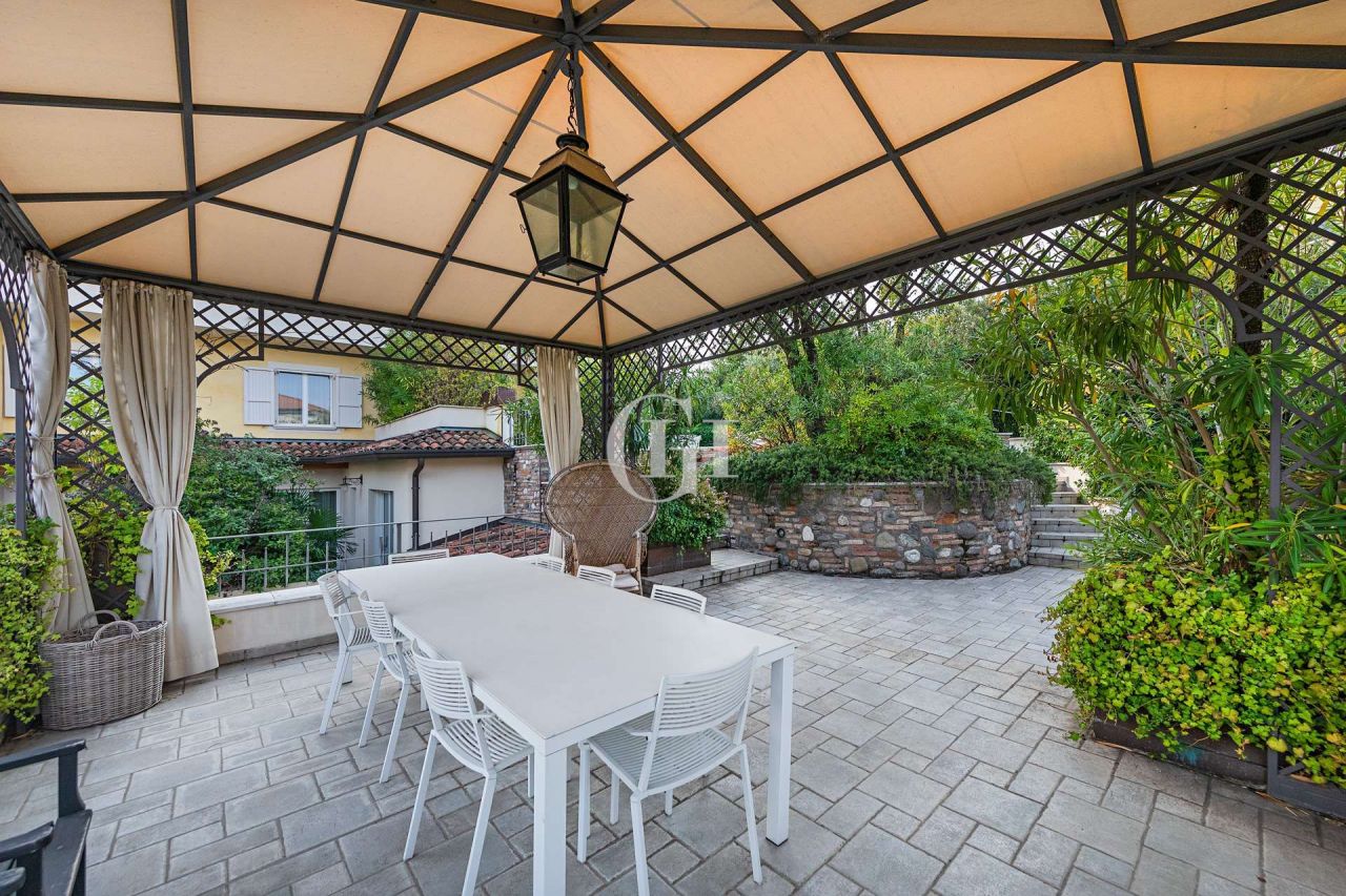 Вилла у озера Гарда, Италия, 245 м² - фото 18