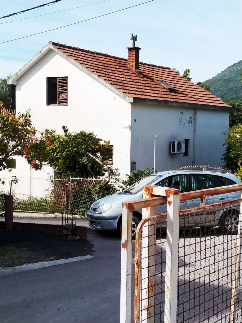Коммерческая недвижимость в Баре, Черногория, 104 м2 - фото 1