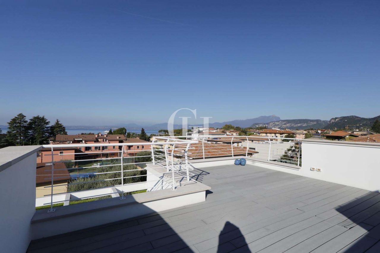 Вилла у озера Гарда, Италия, 195 м² - фото 2