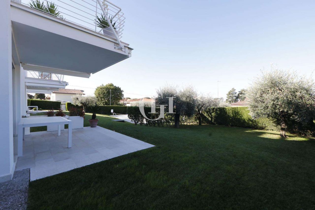 Вилла у озера Гарда, Италия, 195 м² - фото 5